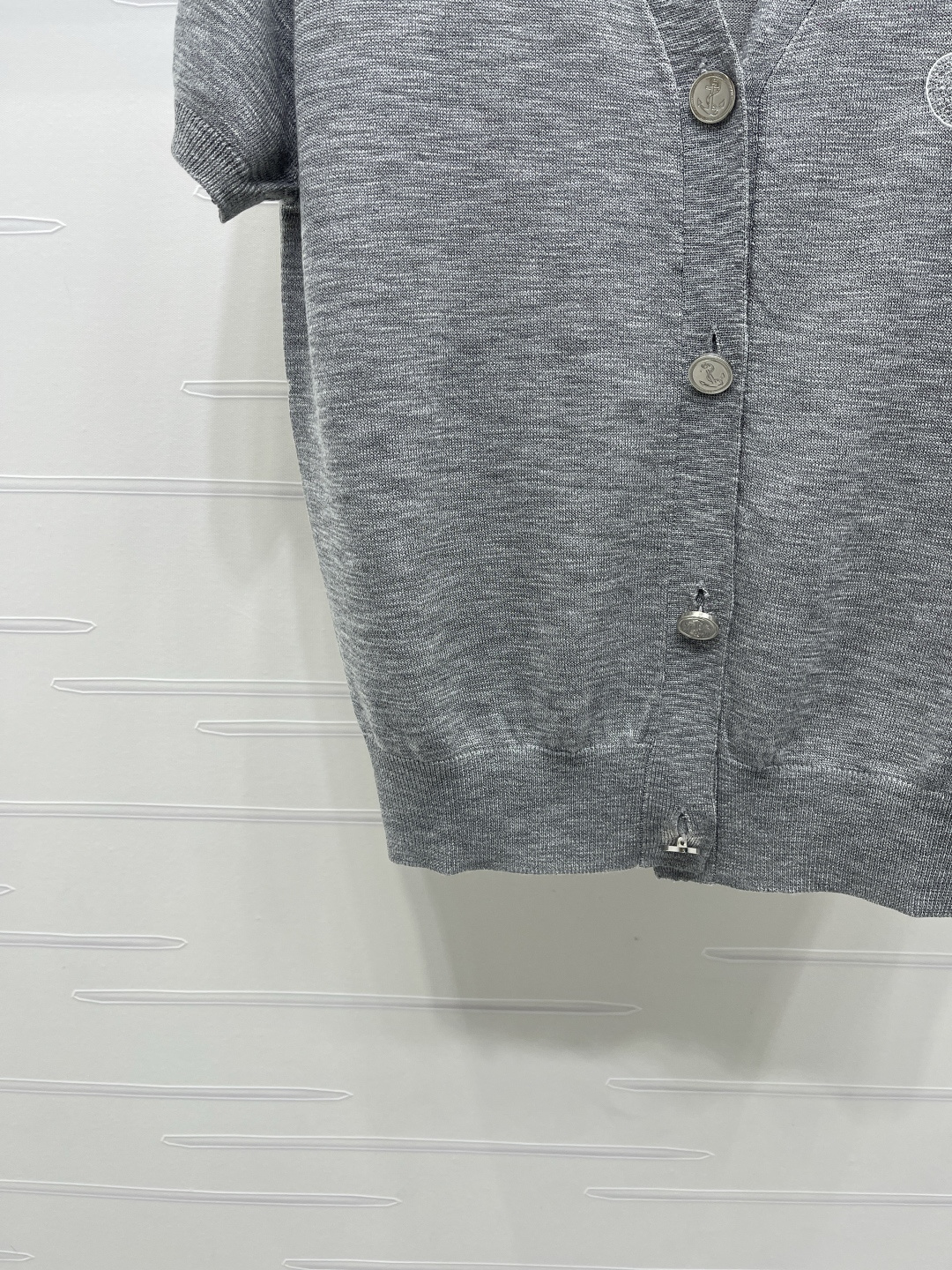 Women's short sleeves